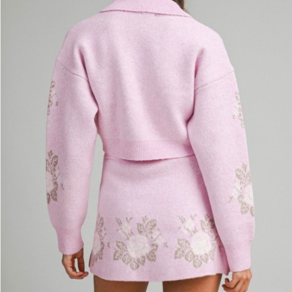 Pink Floral Jacquard Crop Sweater And Skirt Set - Picture 5 of 16